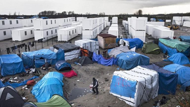 Μετά το Καλαί, η αστυνομία διέλυσε σήμερα έναν καταυλισμό μεταναστών στο Παρίσι