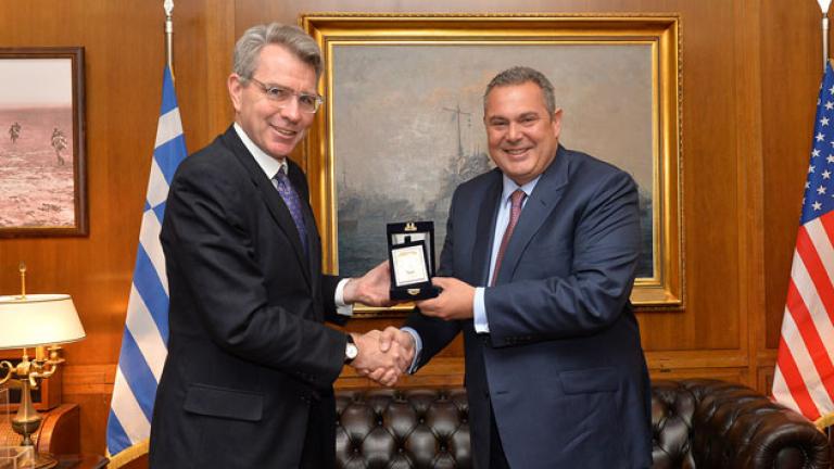 Θέματα αμοιβαίας αμυντικής συνεργασίας έθεσε ο Π. Καμμένος στον Αμερικανό πρέσβη 
