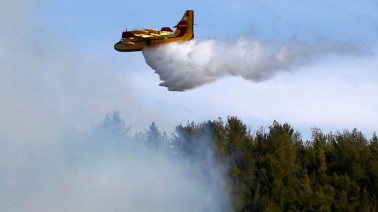 Δύο καναντέρ από Ελλάδα στην κατάσβεση των πυρκαγιών των μειονοτικών χωριών στην Β. Ήπειρο  