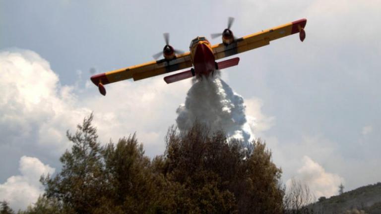 Πάνω από 200 ώρες πτήσης συμπλήρωσαν τα πυροσβεστικά αεροσκάφη το περασμένο τριήμερο