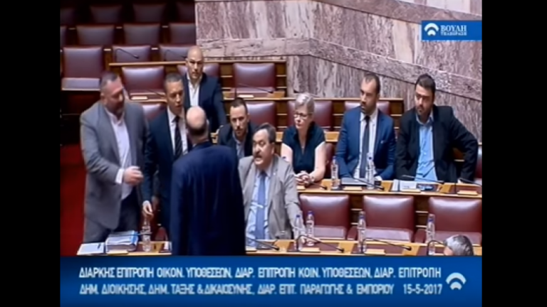 Με αφορμή τα όσα έγιναν στην Βουλή ανάμεσα στην Χρυσή Αυγή και τον Νίκο Δένδια, η Νέα Δημοκρατία εξέδωσε ανακοίνωση