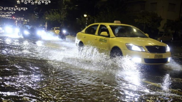 Ομαλοποιήθηκε η κίνηση των οχημάτων με την ύφεση της καταιγίδας