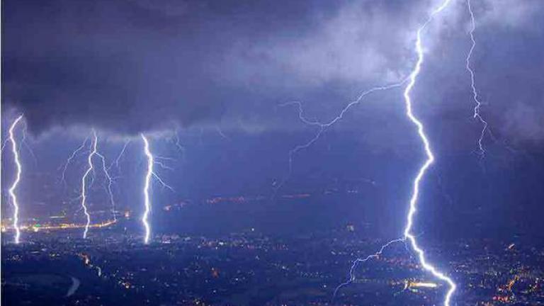 Πάρτε ομπρέλα, ξεκίνησε η μεταβολή του καιρού από τα βόρεια