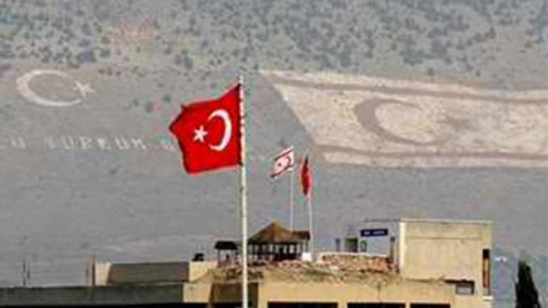 Πραξικόπημα στην Τουρκία: Συγκέντρωση για τη Δημοκρατία στα Κατεχόμενα της Κύπρου απουσία Ακιντζί