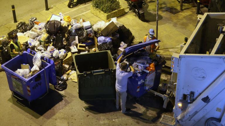 Πλήθος παροχών σε δημοτικούς υπαλλήλους με νομοσχέδιο ρουσφετιών: Αυξήσεις, επιδόματα, προσλήψεις