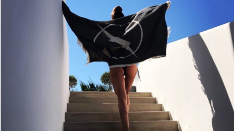 Η «πυρκαγιά» Ελίνα Καντζά στη Μύκονο (ΦΩΤΟ)