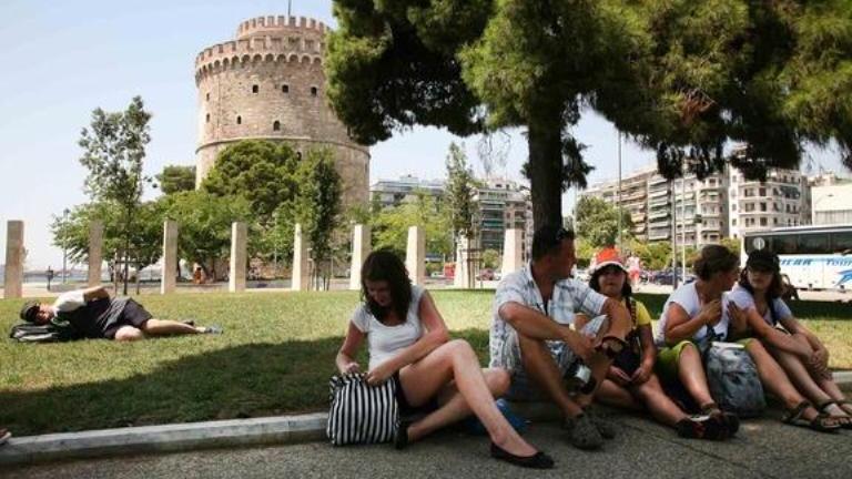 Καύσωνας έως 40 βαθμούς στην Θεσσαλονίκη και μελτέμια στην Αττική σήμερα