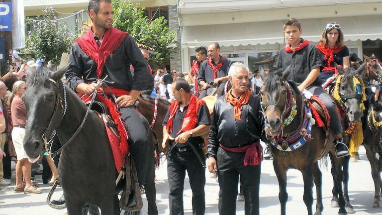 Δεκαπενταύγουστος: Η Γιορτή της Παναγίας στη Μακεδονία - Από το προσκύνημα στις πλαγιές του Βερμίου στη μυσταγωγία του Άγιου Όρους