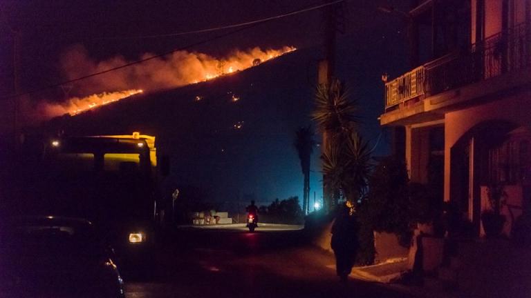 Δραματική η νύχτα για την Κεφαλονιά - Σε υφεση αυτή την στιγμή τα μέτωπα των πυρκαγιών