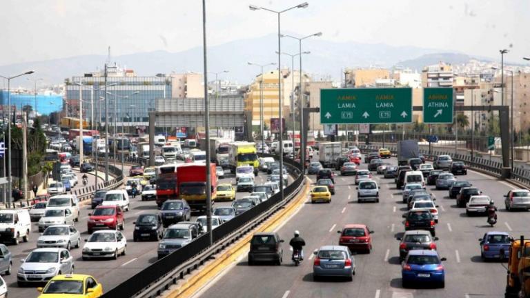 Αποκαθίσταται σταδιακά η κυκλοφορία στον Κηφισό-Απομακρύνθηκε η νταλίκα