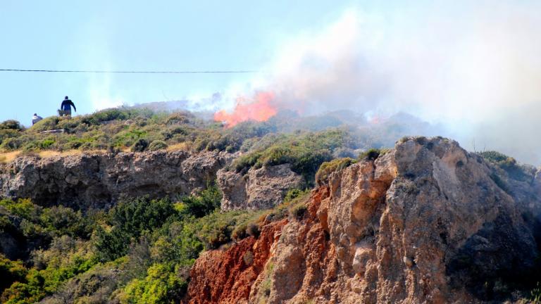 Νέα πυρκαγιά στα Κύθηρα κοντά σε οικισμούς-Καλύτερη η εικόνα στη Λέσβο 