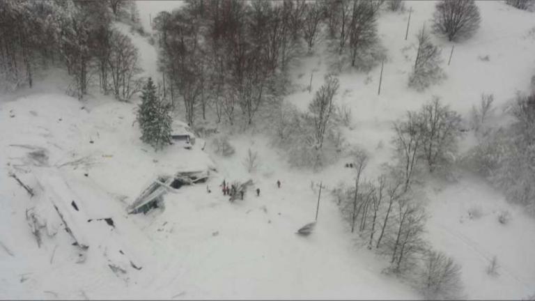 Ειδικοί θεωρούν ότι η τραγωδία δεν προκλήθηκε μόνον από χιονοστιβάδα, αλλά και από κατολίσθηση 