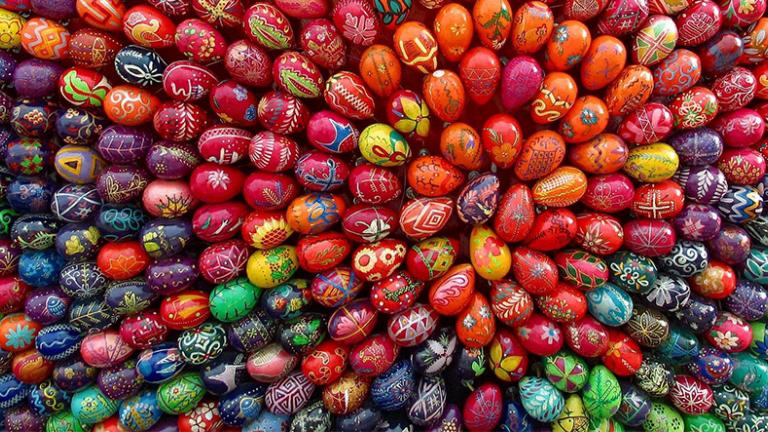 Είναι τέχνη! Δείτε πως βάφουν τα... πασχαλινά αυγά (ΦΩΤΟ)