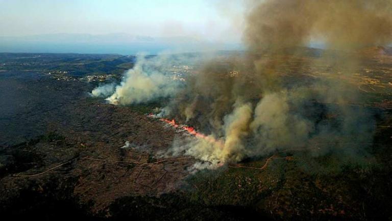 Πύρινη λαίλαπα απειλεί τα Κύθηρα- Επικίνδυνη αναζωπύρωση (ΦΩΤΟ)