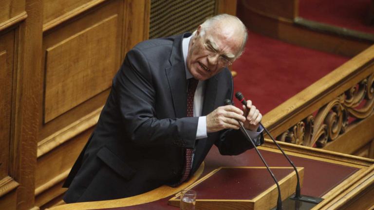 Επίθεση της κυβέρνησης στον Λεβέντη: Λαϊκιστής και ανόητος!