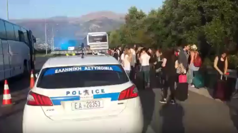 Πυρκαγιά σε λεωφορείο με μαθητές από Λύκειο της Γλυφάδας-Ένα άτομο με αναπνευστικά προβλήματα στο νοσοκομείο (ΦΩΤΟ-ΒΙΝΤΕΟ)