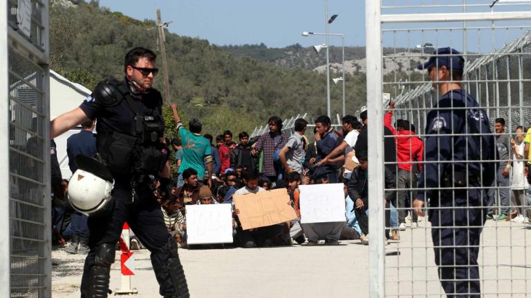 Νέες απελάσεις 35 μεταναστών στην Τουρκία