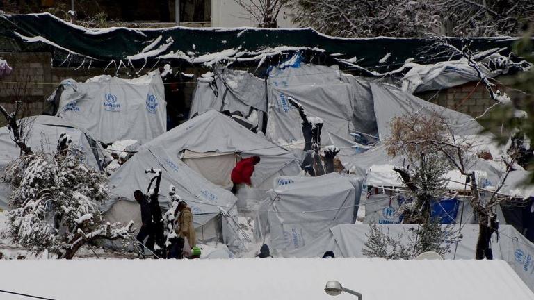 Πολικό ψύχος στον καταυλισμό της Μόριας στη Μυτιλήνη