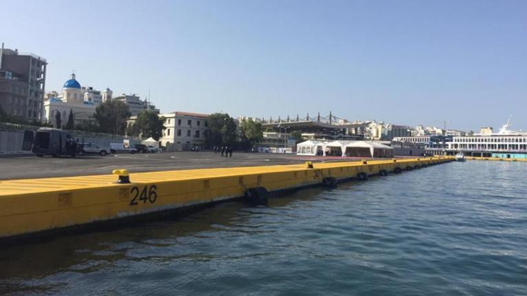 Σώος περισυνελέγη 50χρονος που έπεσε στη θάλασσα, στο λιμάνι του Πειραιά