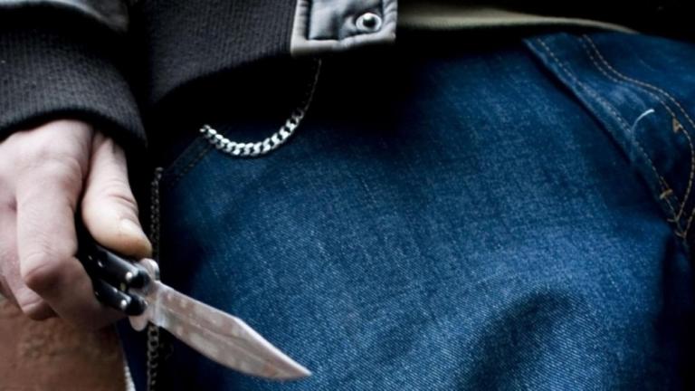 Βγήκαν τα μαχαίρια σε παρέα ανήλικων στην Πάτρα για το πείραγμα σε μία κοπέλα