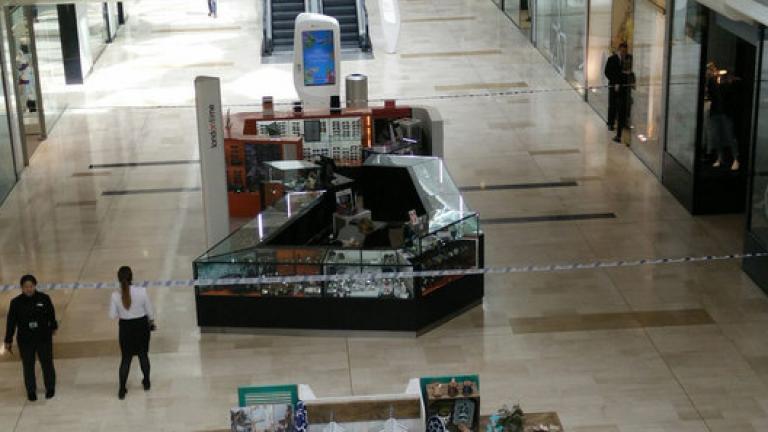 Επίθεση με μαχαίρι σε εμπορικό κέντρο στο Λονδίνο-Τραυματισμός και συλλήψεις