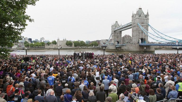 Επίθεση στο Λονδίνο: Η βρετανική πρωτεύουσα πενθεί τα θύματά της