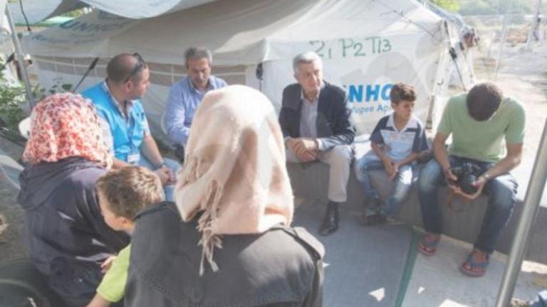Θεσσαλονίκη: Επίσκεψη αναπληρωτή υπουργού Μεταναστευτικής Πολιτικής, Γιάννη Μουζάλα, και Ύπατου Αρμοστή του ΟΗΕ για τους πρόσφυγες, Filippo Grandi, στο κέντρο φιλοξενίας προσφύγων στα Λαγκαδίκια