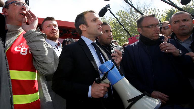 Γαλλικές προεδρικές εκλογές: Αντιμέτωπος με αποδοκιμασίες συνδικαλιστών ο Μακρόν για τα εργασιακά