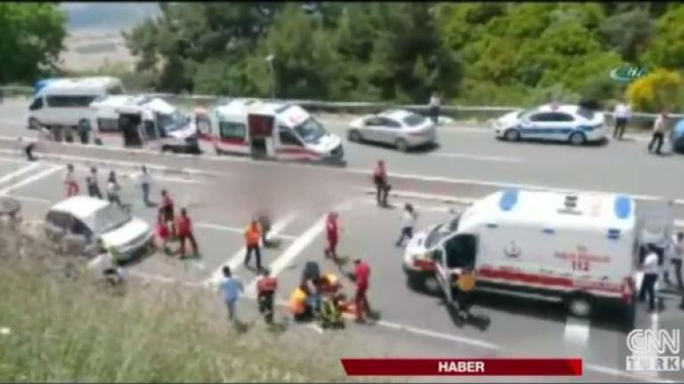 Τουρκία: 17 νεκροί και 13 τραυματίες από εκτροπή τουριστικού λεωφορείου στην Μαρμαρίδα