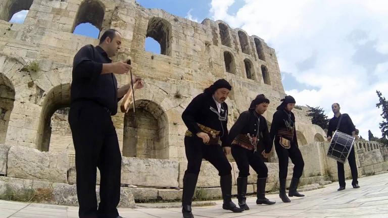 19 Μαΐου η Γενοκτονία των Ποντίων: Ποντιακή διάλεκτος, ήθη και έθιμα του Πόντου