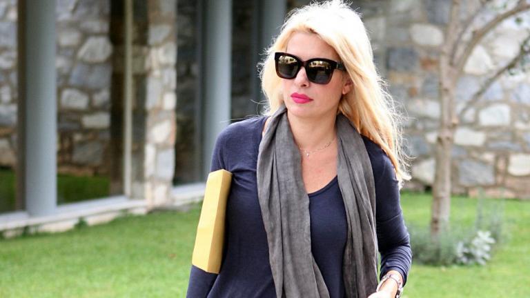 Φεύγει για Άνδρο η Ελένη Μενεγάκη 