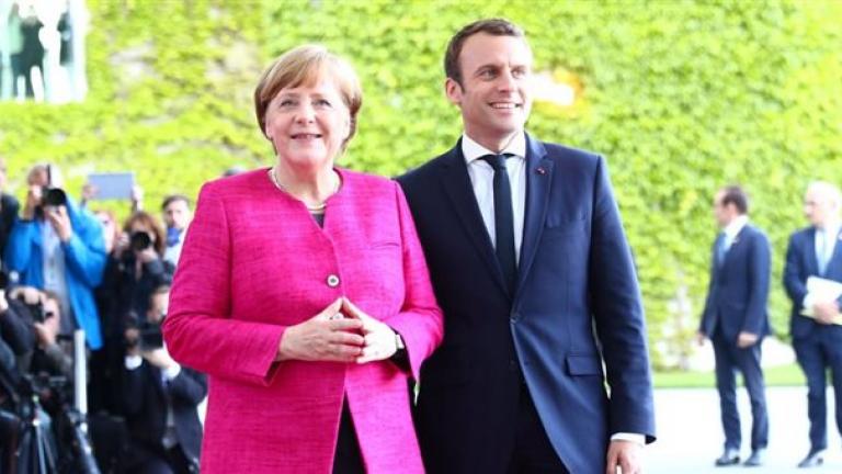 Με στρατιωτικές τιμές η υποδοχή του Εμανουέλ Μακρόν στο Βερολίνο (ΦΩΤΟ)