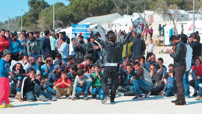 Πάνω από 60 μετανάστες και πρόσφυγες έφτασαν σήμερα σε διάφορες ακτές της Λέσβου