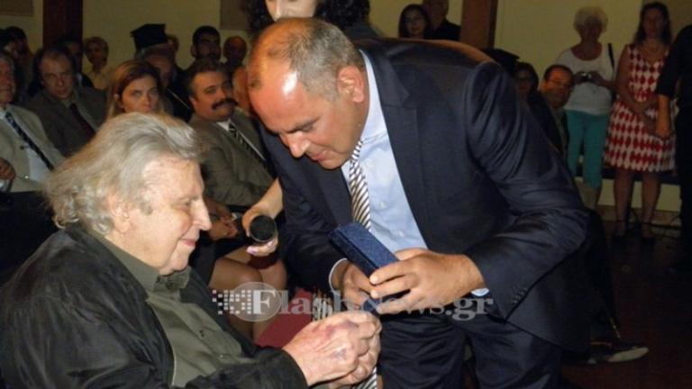 Μ. Θεοδωράκης: Αν μπορούσα να περπατήσω θα έπαιρνα ένα Καλάσνικοφ και θα κατέβαινα στις πλατείες 