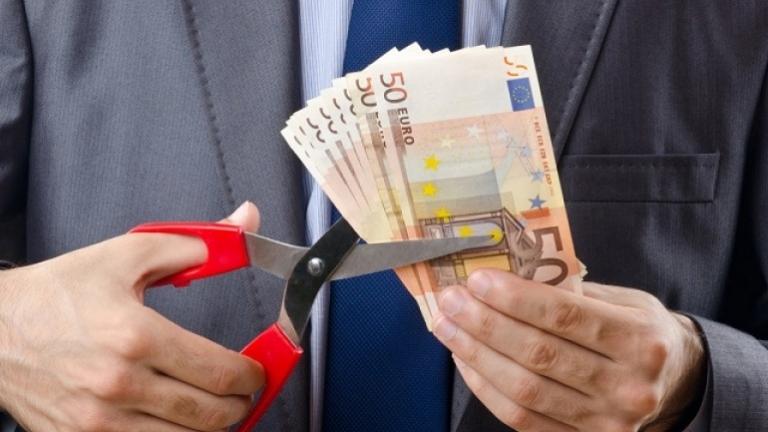 Χάνουμε όλοι εως 800 ευρώ και μειώνονται εως 30% όλες οι συντάξεις με τις απαιτήσεις του ΔΝΤ για το αφορολόγητο όριο