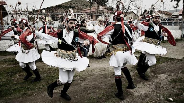 Χριστούγεννα 2016: Γέμισε η Κοζάνη από Μωμόγερους προαναγγέλλοντας τα έθιμα το εορταστικού 12ημέρου