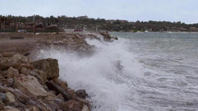 ΚΑΙΡΟΣ 16/8/2017: Αίθριος καιρός με μικρή μείωση της θερμοκρασίας και τοπικά ισχυρούς ανέμους