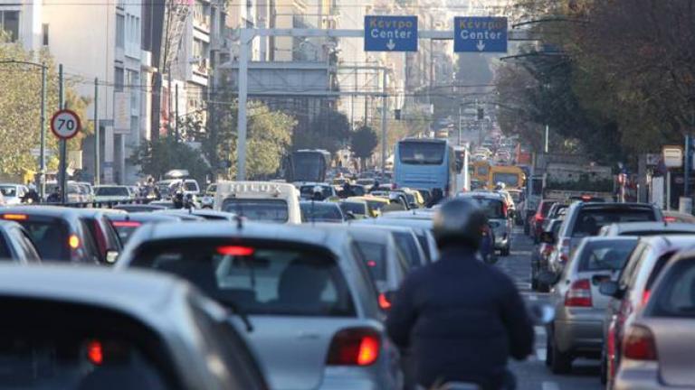 Μποτιλιαρισμένοι οι δρόμοι της Αττικής λόγω της 24ωρης απεργίας σε Μετρό και Ηλεκτρικό