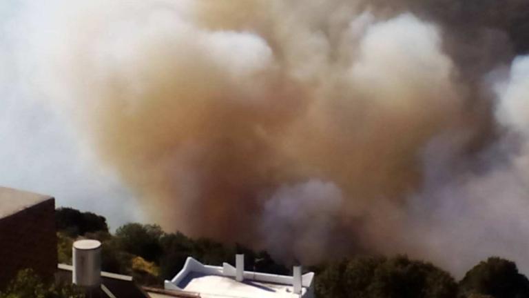 Καίγεται η Νάξος - Φωτιά με πολλές εστίες ανάμεσα σε δύο χωριά