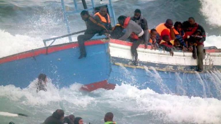 Τετρακόσιοι μετανάστες έχασαν τη ζωή τους στο ναυάγιο της περασμένης Πέμπτης