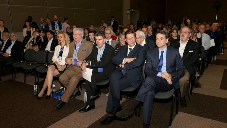 Δείτε τα στελέχη της ΝΔ στο συνέδριο του κόμματος (φωτο)