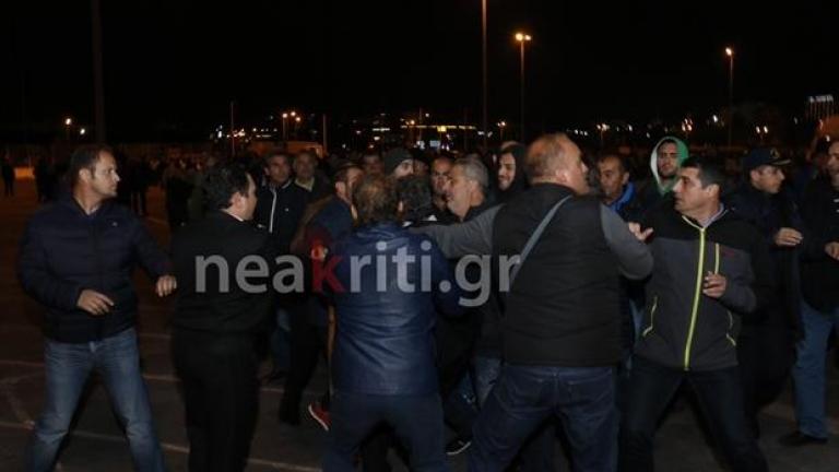 Στο "κόκκινο"  η ένταση στο λιμάνι του Ηρακλείου- Συμπλοκές και τραυματισμός του λιμενάρχη