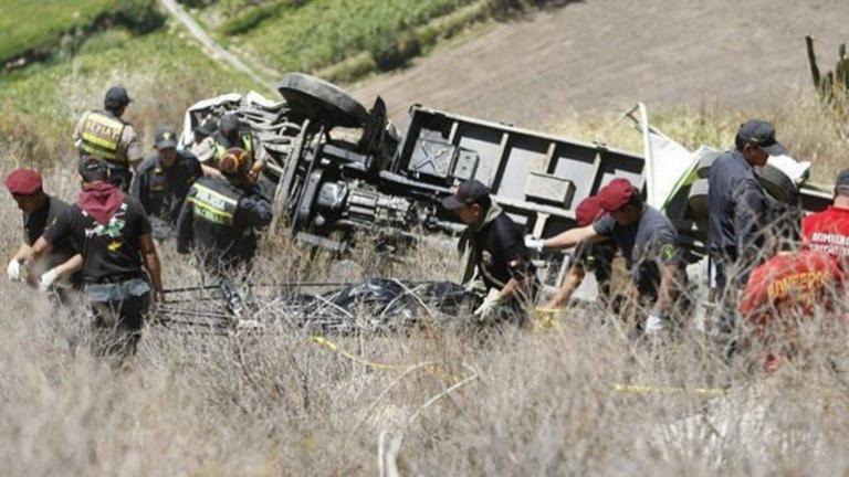 Περού: Τουλάχιστον 23 νεκροί σε τροχαίο