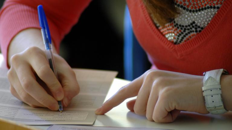 Πανελλήνιες: Διπλό «φαρμάκι» για τους υποψήφιους - Προωθεί το νομοσχέδιο ο Γαβρόγλου