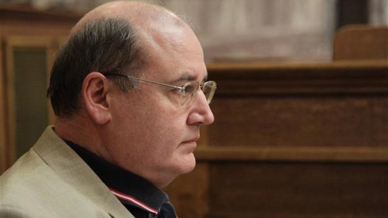 Νέος "εμφύλιος" στον ΣΥΡΙΖΑ-Βουλευτές εναντίον Φίλη για την απαλλαγή από τα θρρησκευτικά