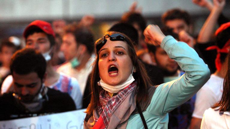 Τουρκία-Δημοψήφισμα: Συλλήψεις διαδηλωτών στην Κωνσταντινούπολη που αμφισβητούν τη νίκη του Ερντογάν