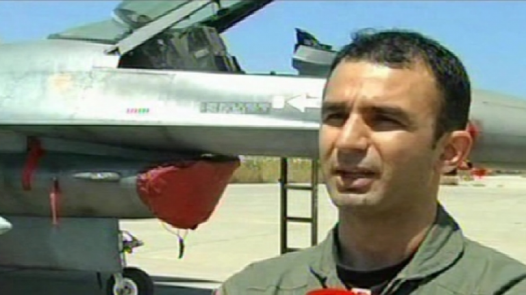 Το συγκινητικό μήνυμα του πιλότου του F-16 στη στρατιωτική παρέλαση 