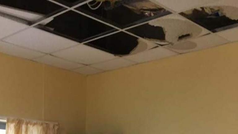 Πανεπιστημιακό Νοσοκομείο Λάρισας: Έπεσε οροφή πάνω σε γραφείο! (ΦΩΤΟ)