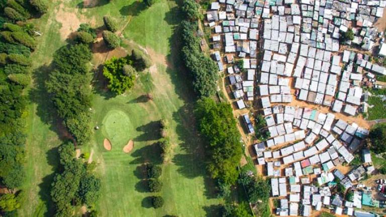 Πλούσιοι και φτωχοί: Καταγράφοντας τις αντιθέσεις με ένα drone
