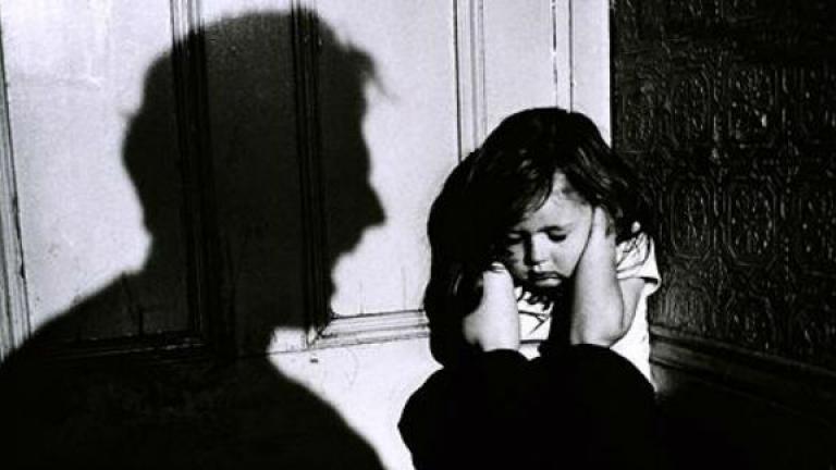 Περίπου 1.400 είναι τα κρούσματα κακοποίησης παιδιών σε πανελλαδικό επίπεδο για το 2016, ενώ 74 παιδιά κακοποιήθηκαν στην Θεσσαλία, σύμφωνα με τα στατιστικά στοιχεία του συλλόγου το «Χαμόγελο του Παιδιού».